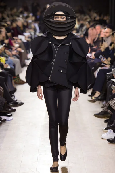 Look 19